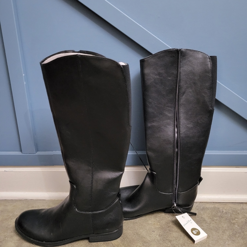 Black boots